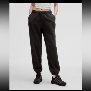 Lululemon- Scuba MidRise Oversized Jogger- Black- Size 10- 29” Inseam